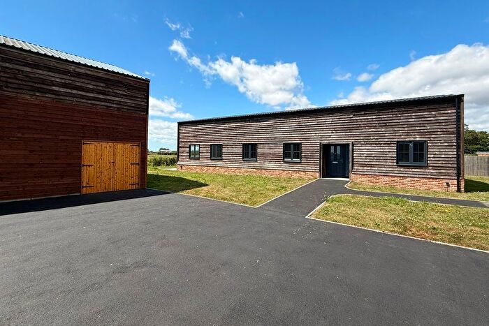 4 Bedroom Property For Sale In School Road, St. Mary In The Marsh, Romney Marsh, TN29