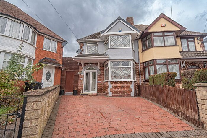 3 Bedroom Semi Detached House For Sale In Langdale Croft, Handsworth, B21