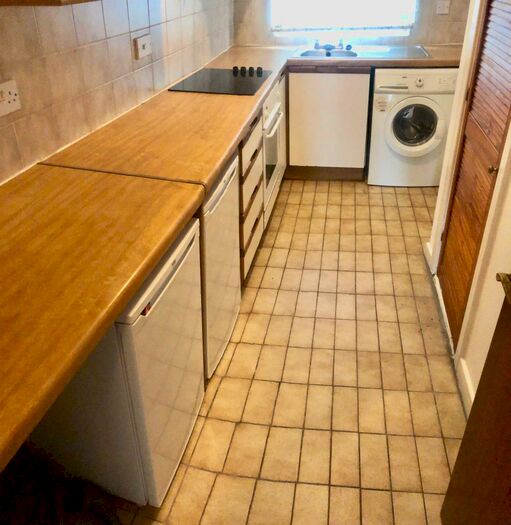 2 Bedroom Apartment To Rent In Heathfield, Swansea, SA1