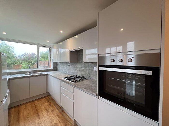 4 Bedroom Semi-Detached House To Rent In Eastbourne Road, Brighton, BN2