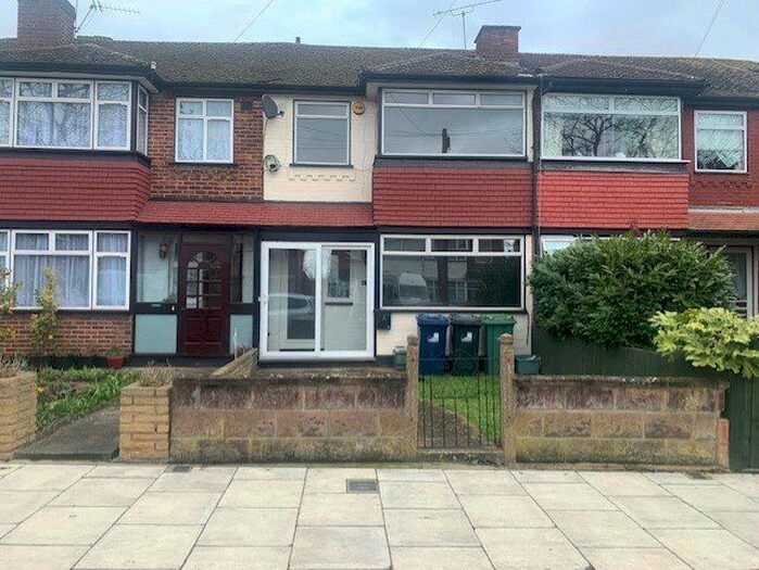 3 Bedroom Terraced House To Rent In Bilton Road, Perivale, UB6