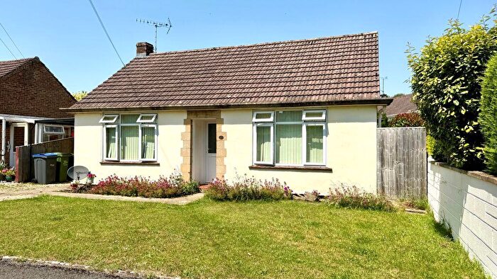 2 Bedroom Detached Bungalow For Sale In Horsebrook Park, Calne, SN11