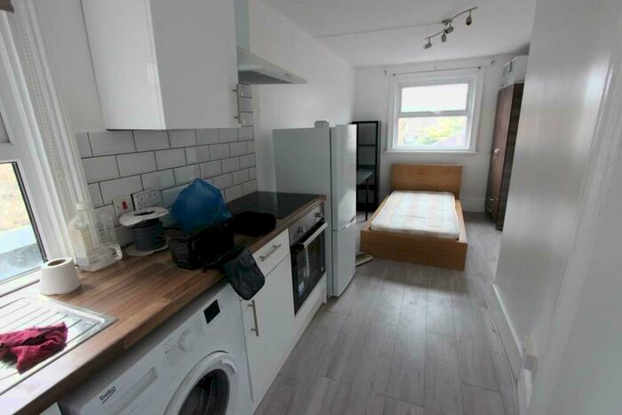 Studio To Rent In Saint Michael's Terrace, London, N22