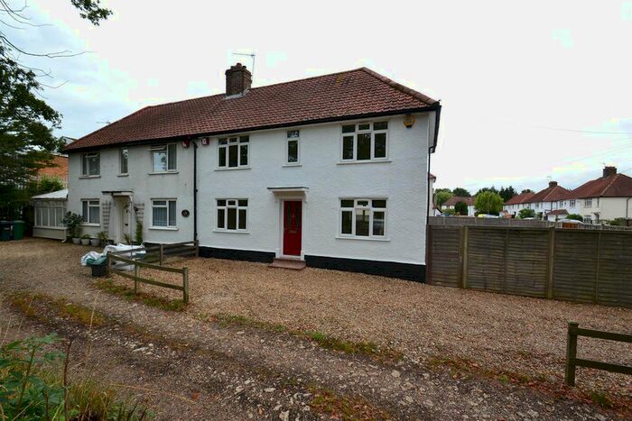 Property To Rent In Beechwood Villas, Redhill RH1