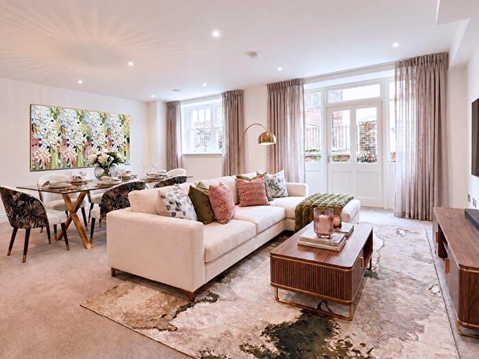 1 Bedroom Apartment For Sale In Off Fountain Way, Wilton Road, Salisbury, SP2