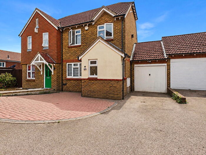 3 Bedroom Semi-Detached House For Sale In Grandsire Gardens, Hoo, Rochester, ME3