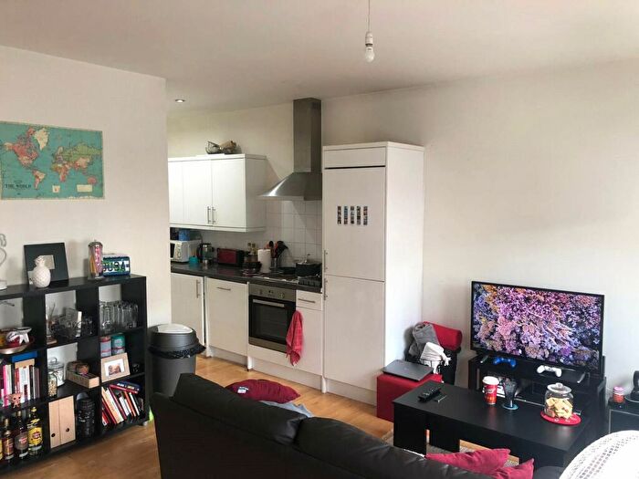 1 Bedroom Flat To Rent In Commercial Road, Whitechapel, E1