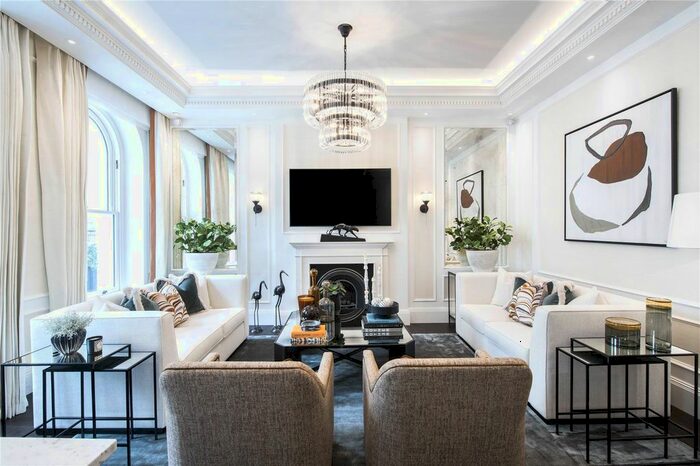 2 Bedroom Flat To Rent In Prince Of Wales Terrace, Kensington, London, W8