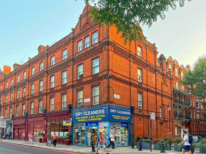 2 Bedroom Flat To Rent In Earls Court Road, Earls Court, London, SW5