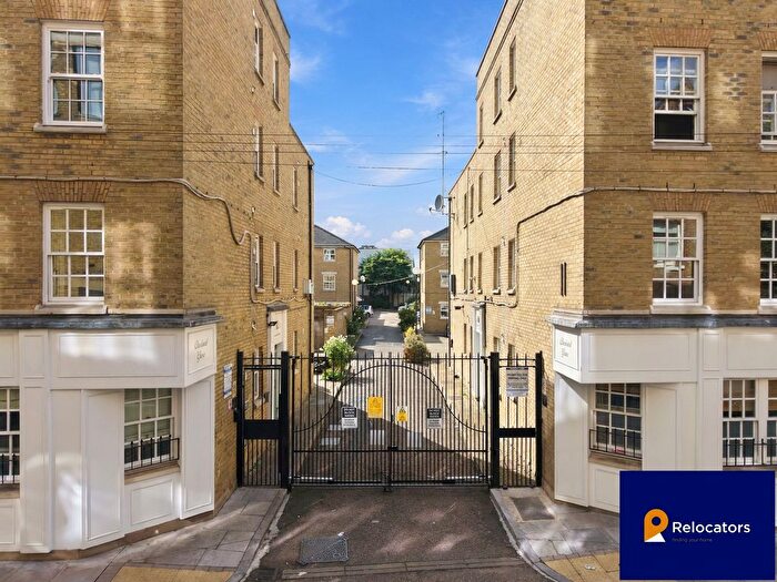 1 Bedroom Flat To Rent In Cromwell Lodge, Cleveland Grove, Whitechapel, E1