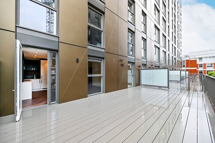 1 Bedroom Flat For Sale In Eden Grove, Staines, TW18