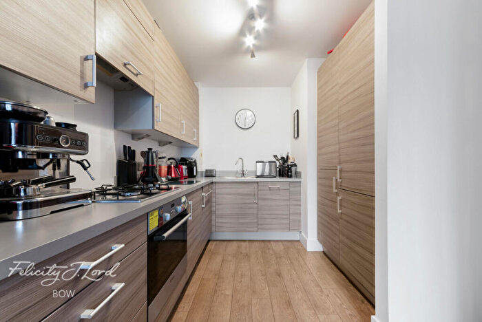 1 Bedroom Apartment For Sale In Duckett Street, London, E1