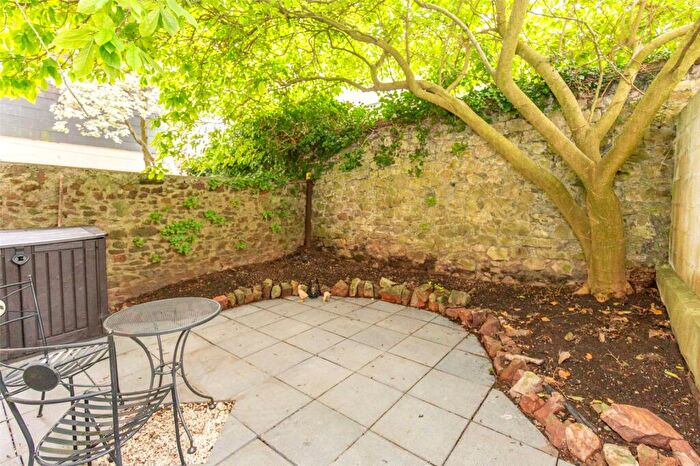 2 Bedroom Maisonette For Sale In Southleigh Road, Bristol, BS8