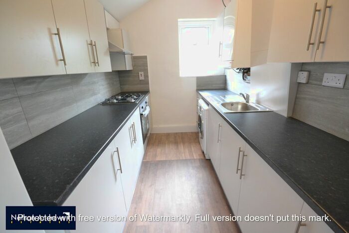 4 Bedroom Detached House To Rent In Dollis Hill Lane, Brent, NW2