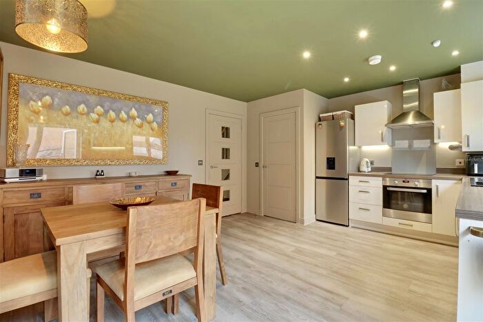 4 Bedroom Property For Sale In Parlour Way, Portsmouth, PO6