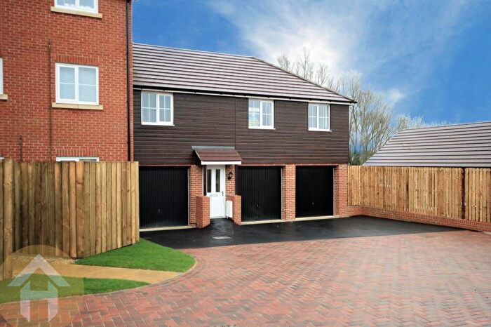 2 Bedroom Flat To Rent In Crosstrees, Royal Wootton Bassett, SN4