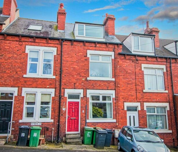4 Bedroom Terraced House To Rent In Featherbank Grove, Horsforth, Leeds, West Yorkshire, LS18