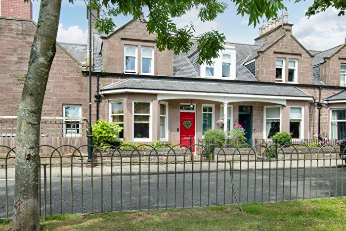 3 Bedroom Terraced House For Sale In Whites Place, Montrose, DD10