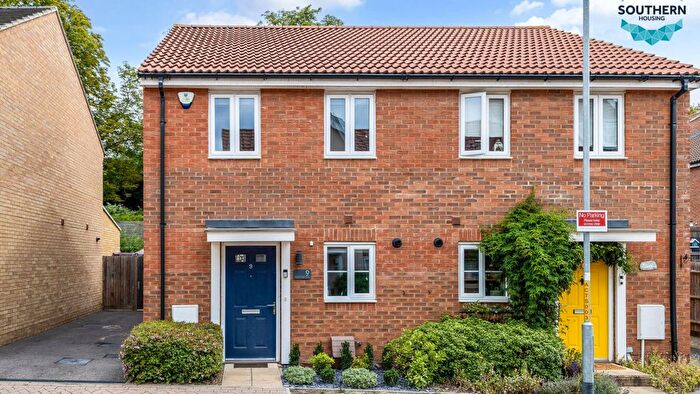 2 Bedroom Semi-Detached House For Sale In Clearwater Lane, Dartford, DA1