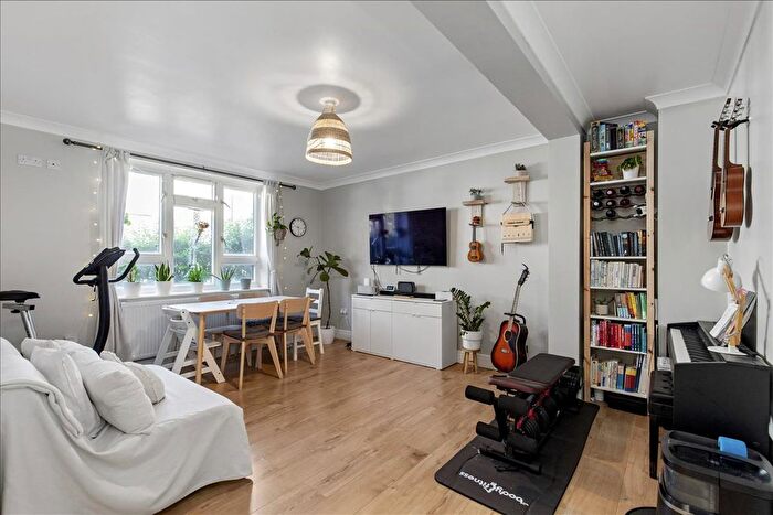 3 Bedroom Flat For Sale In Yeldham Road, Hammersmith, London, W6