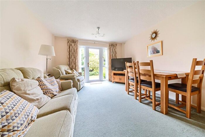 2 Bedroom Retirement Property For Sale In Marshalls Court, Speen, Newbury, Berkshire, RG14