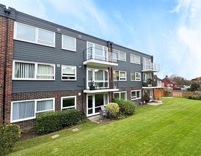 1 Bedroom Flat For Sale In Hoo Gardens, Eastbourne, BN20