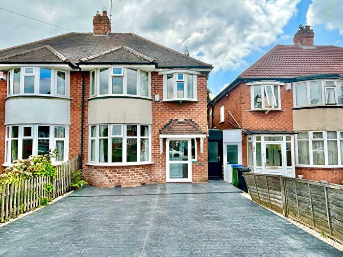 3 Bedroom Semi Detached House For Sale In Jayshaw Avenue, Great Barr, Birmingham, B43
