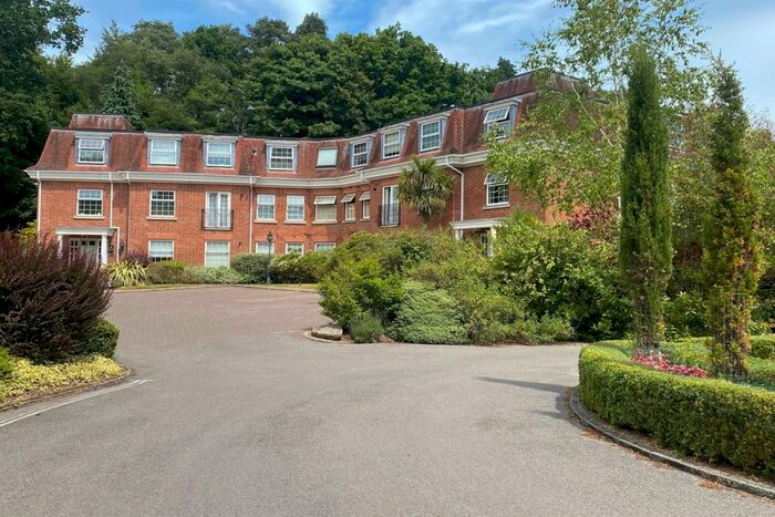 2 Bedroom Flat To Rent In Shottermill Park, Hindhead Road, Haslemere, GU27