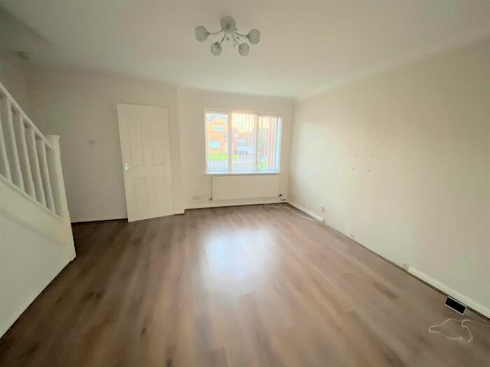 3 Bedroom Semi-Detached House To Rent In Drum Close, Liverpool L14