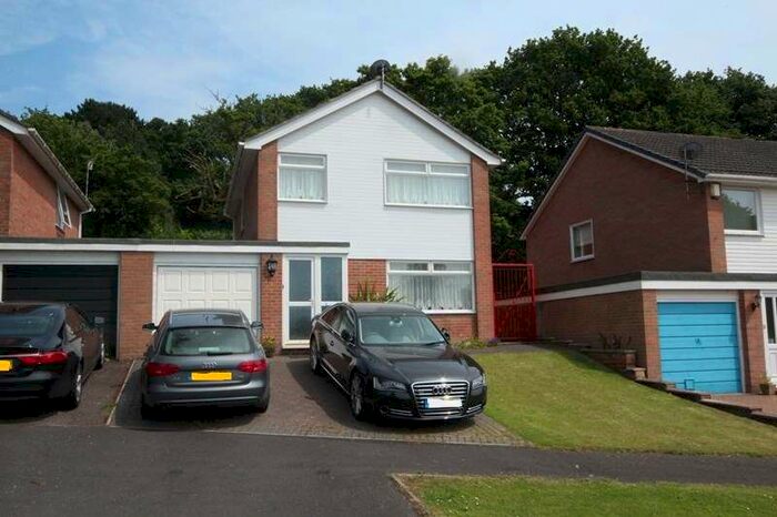 3 Bedroom Link Detached House To Rent In Croft Road, Poulner, Ringwood, Hampshire, BH24