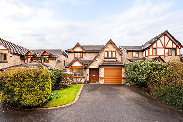 4 Bedroom Detached House For Sale In Kilnbrook Close, Grotton, Saddleworth, OL4
