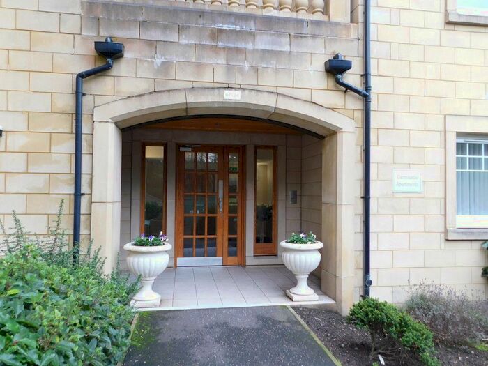 2 Bedroom Flat To Rent In Eagles View, Livingston, EH54