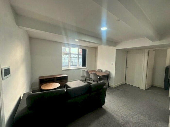 2 Bedroom Apartment To Rent In Silver Street, Hull, Yorkshire, HU1