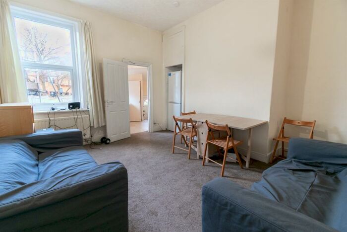 4 Bedroom Flat To Rent In Goldspink Lane, Sandyford, Newcastle Upon Tyne, NE2