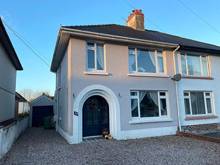 3 Bedroom Semi-Detached House For Sale In Lime Grove Avenue, Carmarthen, SA31