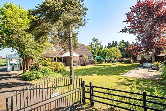 6 Bedroom Detached House For Sale In Brackenhill Lane, Church Fenton, Tadcaster, LS24