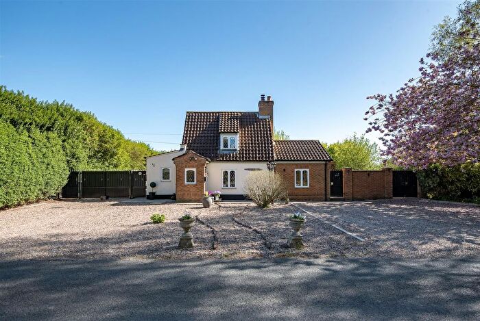 3 Bedroom Detached House For Sale In Foxes Lowe Road, Holbeach, Spalding, PE12