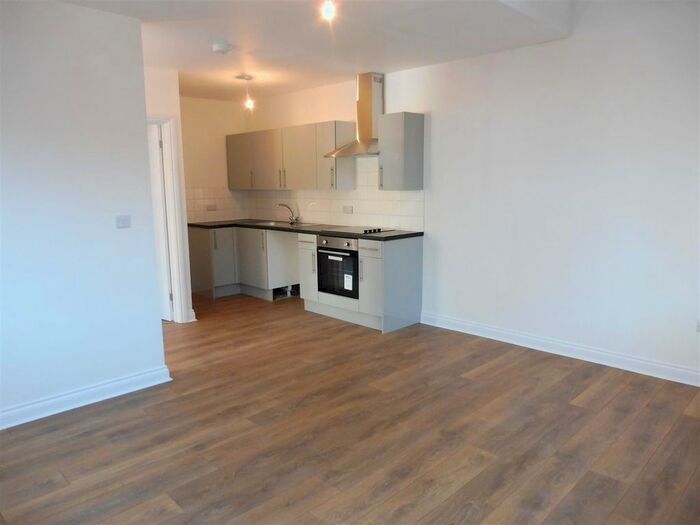 1 Bedroom Flat To Rent In Leigh Road, Eastleigh, SO50