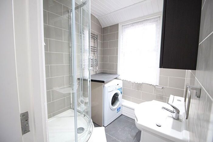 1 Bedroom Flat To Rent In Lea Bridge Road, Leyton, E10