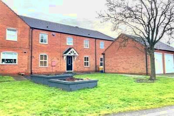 3 Bedroom House To Rent In Colchester Walk, Bletchley MK3