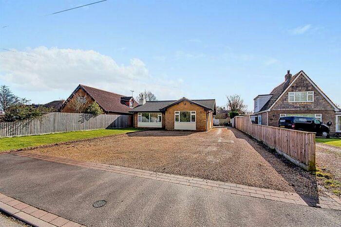 3 Bedroom Detached Bungalow For Sale In Delph Road, Long Sutton, Spalding, PE12