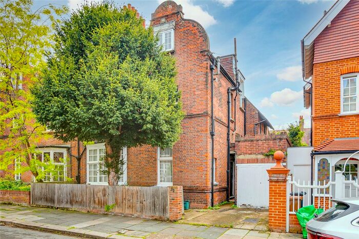 2 Bedroom Flat To Rent In Queen Annes Grove, Chiswick, W4