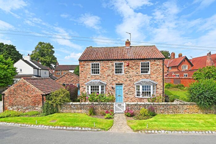3 Bedroom Detached House For Sale In Roecliffe, York, YO51