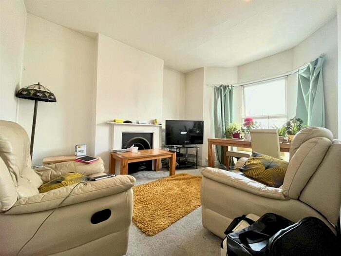 1 Bedroom Maisonette To Rent In Mandeville Road, Enfield, EN3