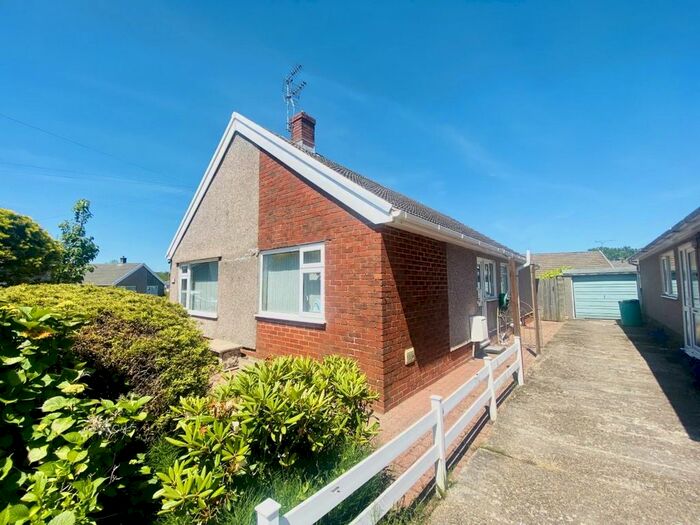 3 Bedroom Detached Bungalow For Sale In Summerland Park, Upper Killay