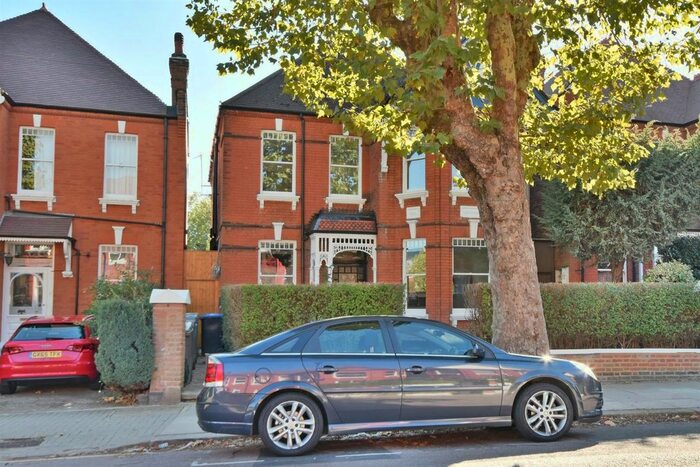 1 Bedroom Flat To Rent In Dartmouth Road, Mapesbury, London, NW2