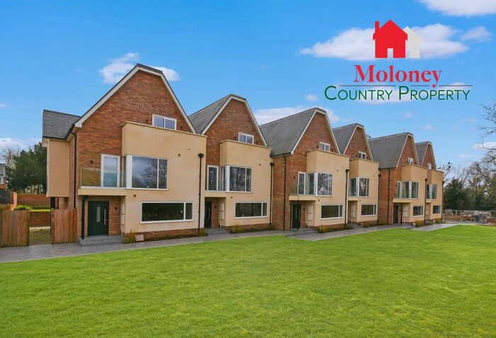 4 Bedroom Town House To Rent In Hastings Road, Hawkhurst, Cranbrook, TN18