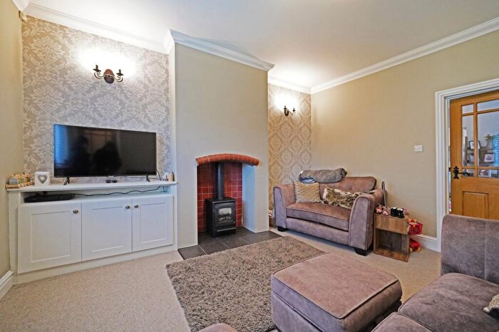 2 Bedroom Semi-Detached House For Sale In Stratford Road, Hockley Heath, B94