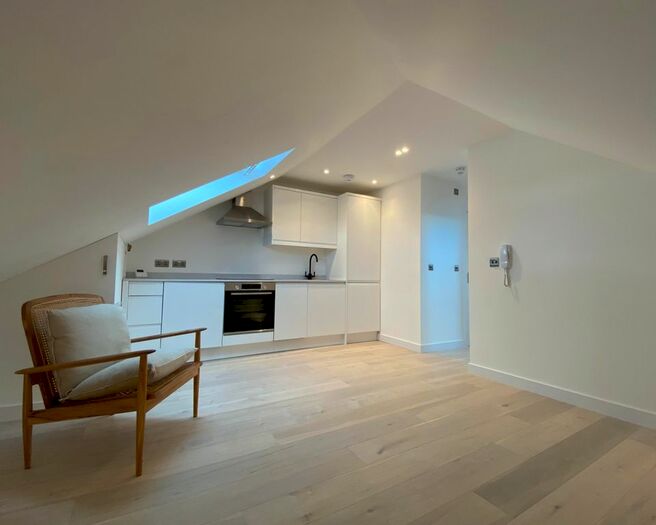 1 Bedroom Flat To Rent In Clarendon Villas, Hove, BN3