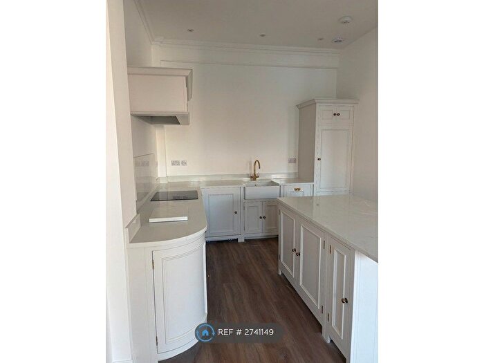 2 Bedroom Flat To Rent In South Road, Brighton, BN1